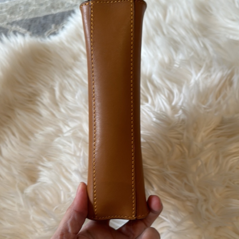 π IIIbeca Tribeca by Joy Gryson Tan Brown leather Toiletry zipper pouch - Picture 7 of 7
